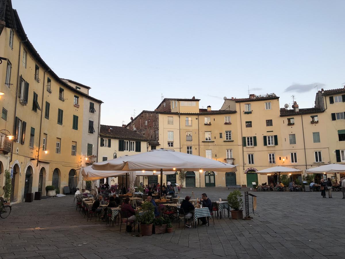 Apartment With Garden Lucca Buitenkant foto